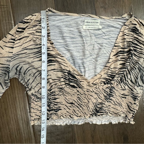 Urban Outfitters Long Sleeve Crop Top - Picture 8 of 10